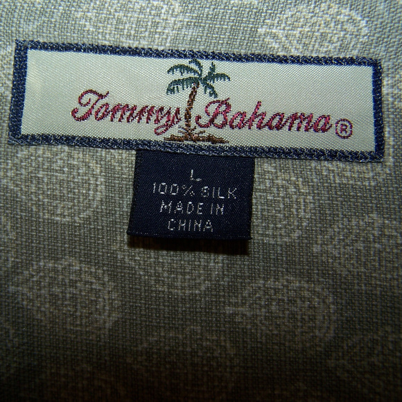 TOMMY BAHAMA 100% SILK HAWAIIAN CAMP SHIRT S2525 - Picture 3 of 7